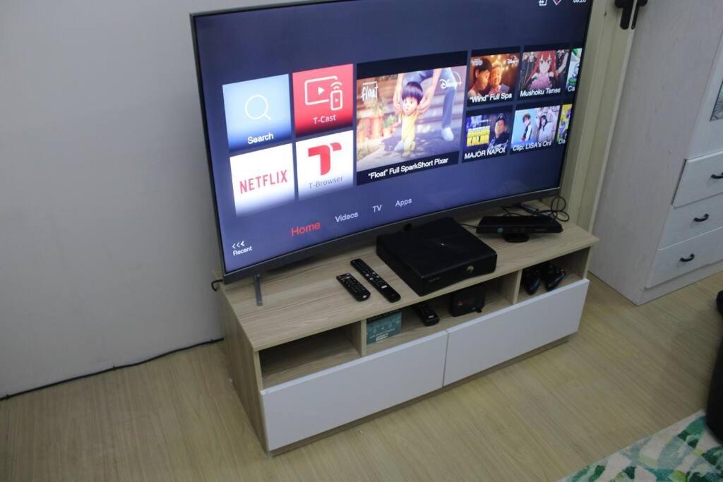Huge A2J Executive Luxury 1Br Suite Near Abs Cbn, Gma Manila Bagian luar foto