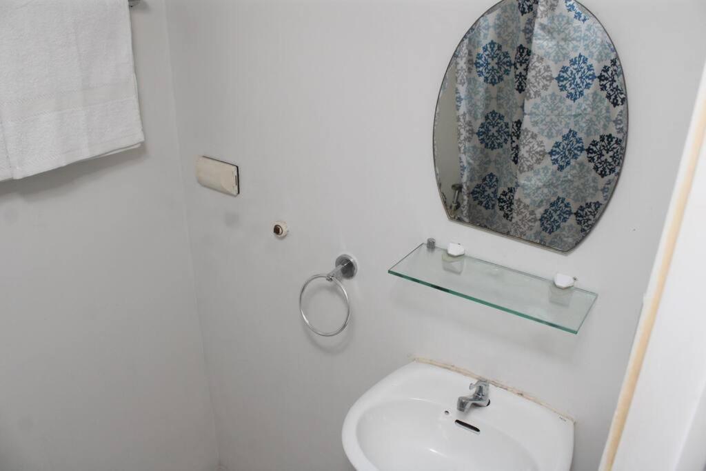 Huge A2J Executive Luxury 1Br Suite Near Abs Cbn, Gma Manila Bagian luar foto