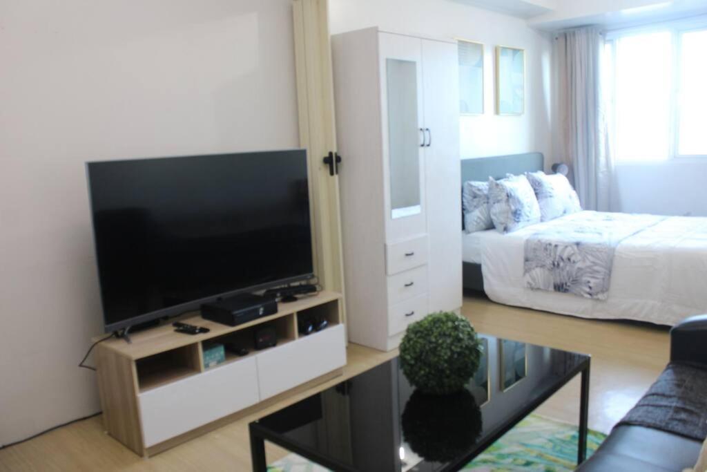 Huge A2J Executive Luxury 1Br Suite Near Abs Cbn, Gma Manila Bagian luar foto