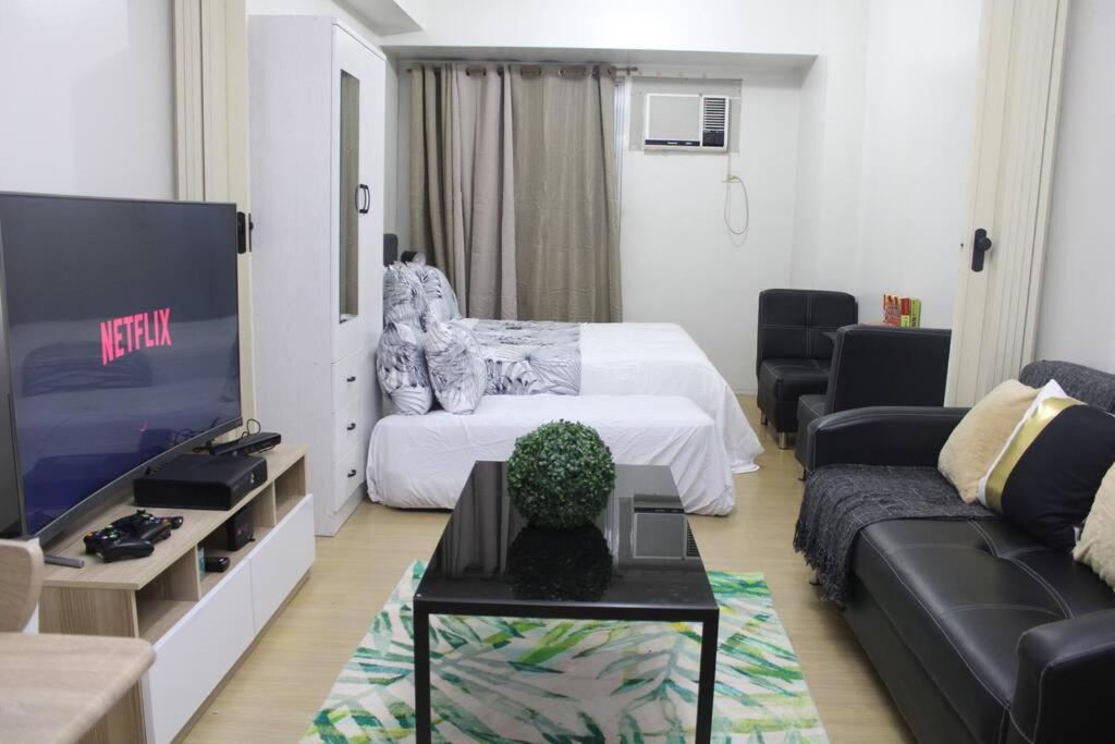 Huge A2J Executive Luxury 1Br Suite Near Abs Cbn, Gma Manila Bagian luar foto