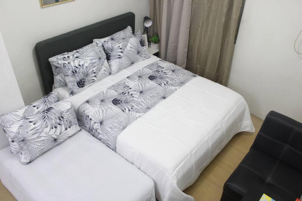 Huge A2J Executive Luxury 1Br Suite Near Abs Cbn, Gma Manila Bagian luar foto