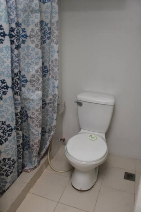 Huge A2J Executive Luxury 1Br Suite Near Abs Cbn, Gma Manila Bagian luar foto