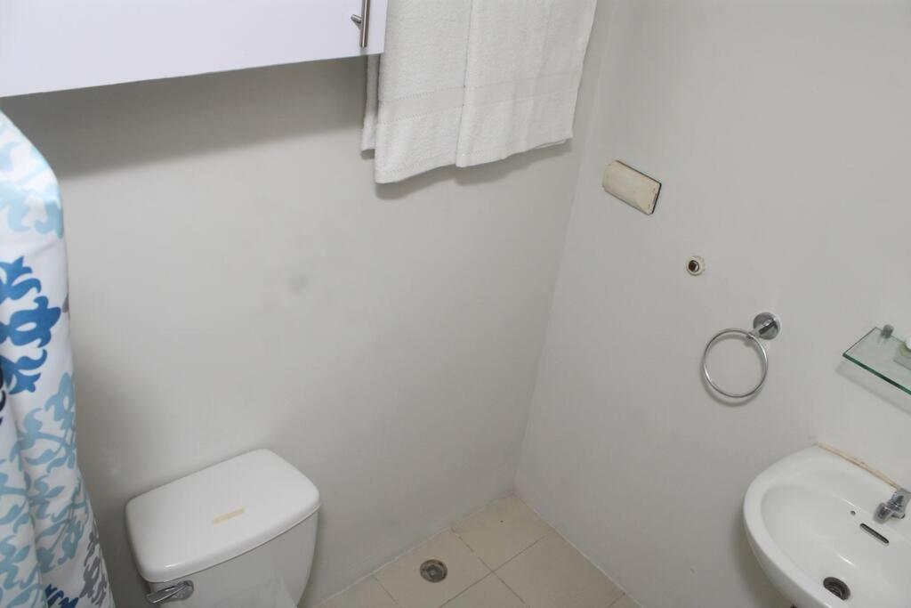 Huge A2J Executive Luxury 1Br Suite Near Abs Cbn, Gma Manila Bagian luar foto