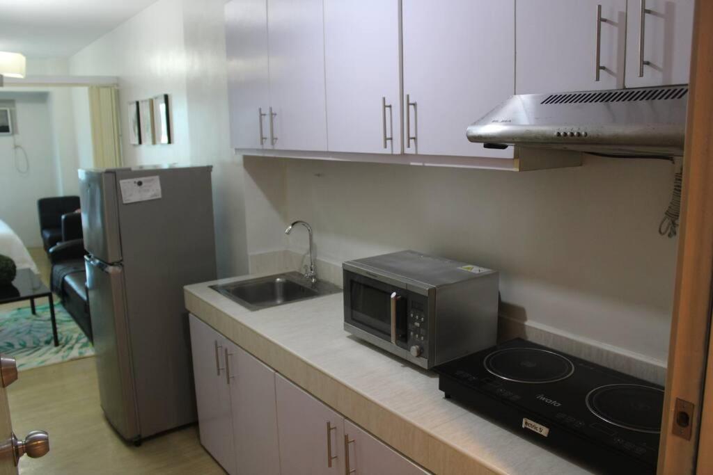 Huge A2J Executive Luxury 1Br Suite Near Abs Cbn, Gma Manila Bagian luar foto